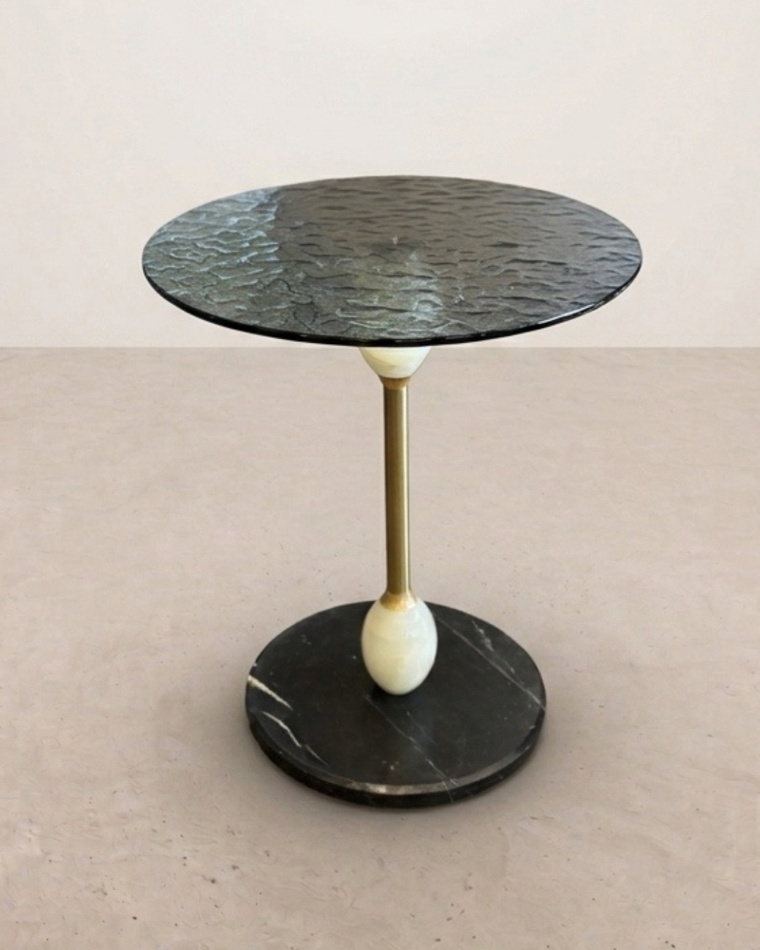 Table d'appoint ronde grise