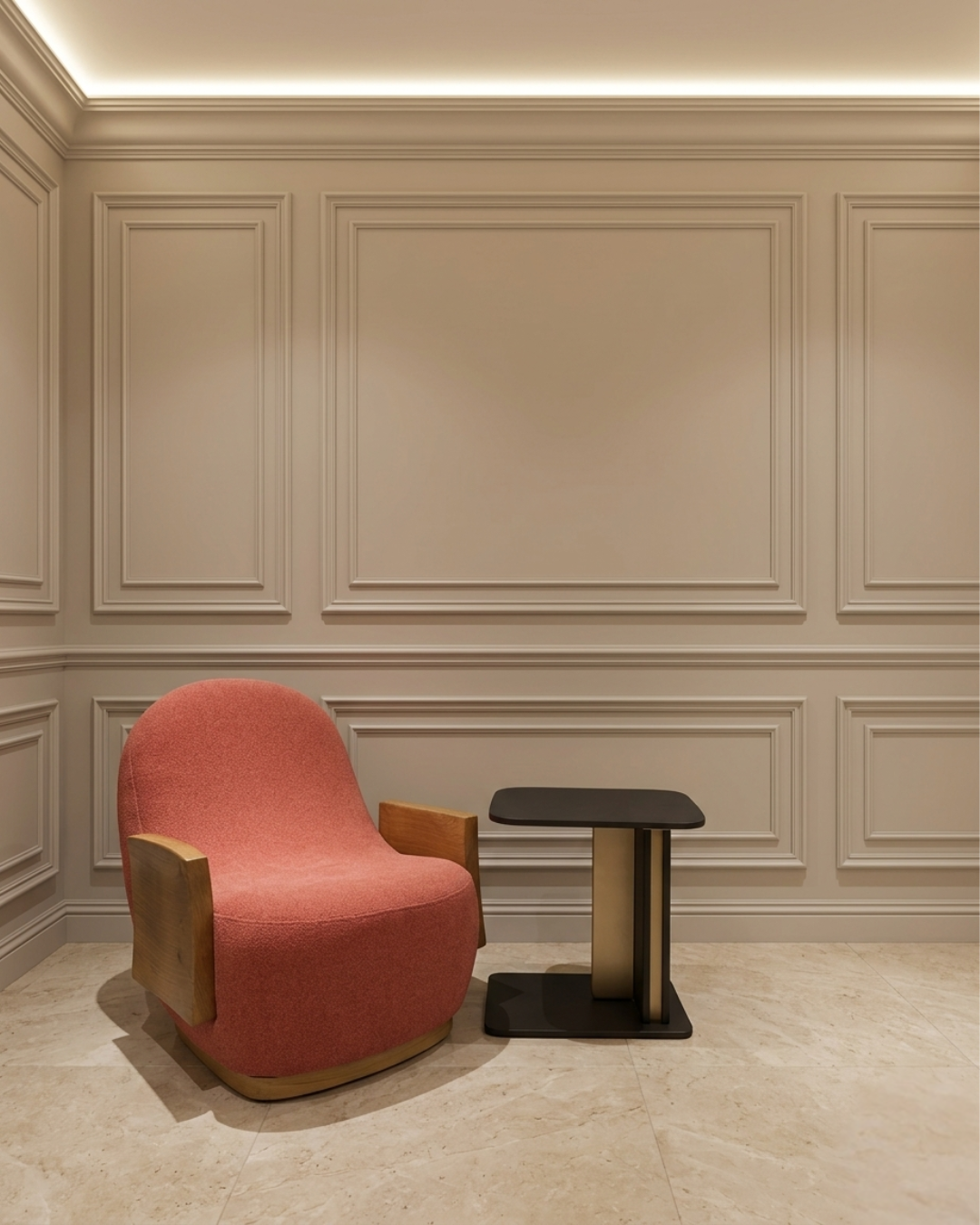Fauteuil bouclé corail accoudoirs bois