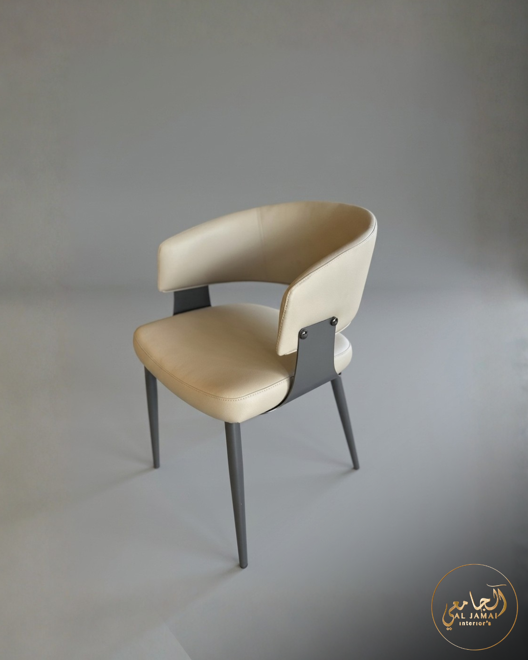 Chaise taupe dossier nervuré